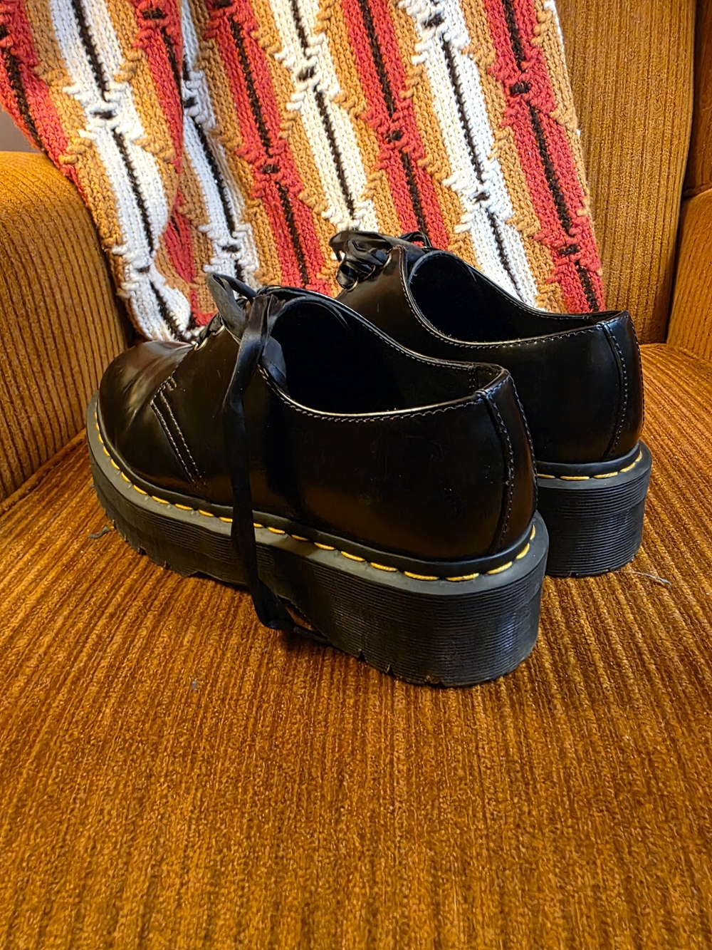 Dr. Martens Size 9 Holly Platform Shoes - Picture 3 of 3